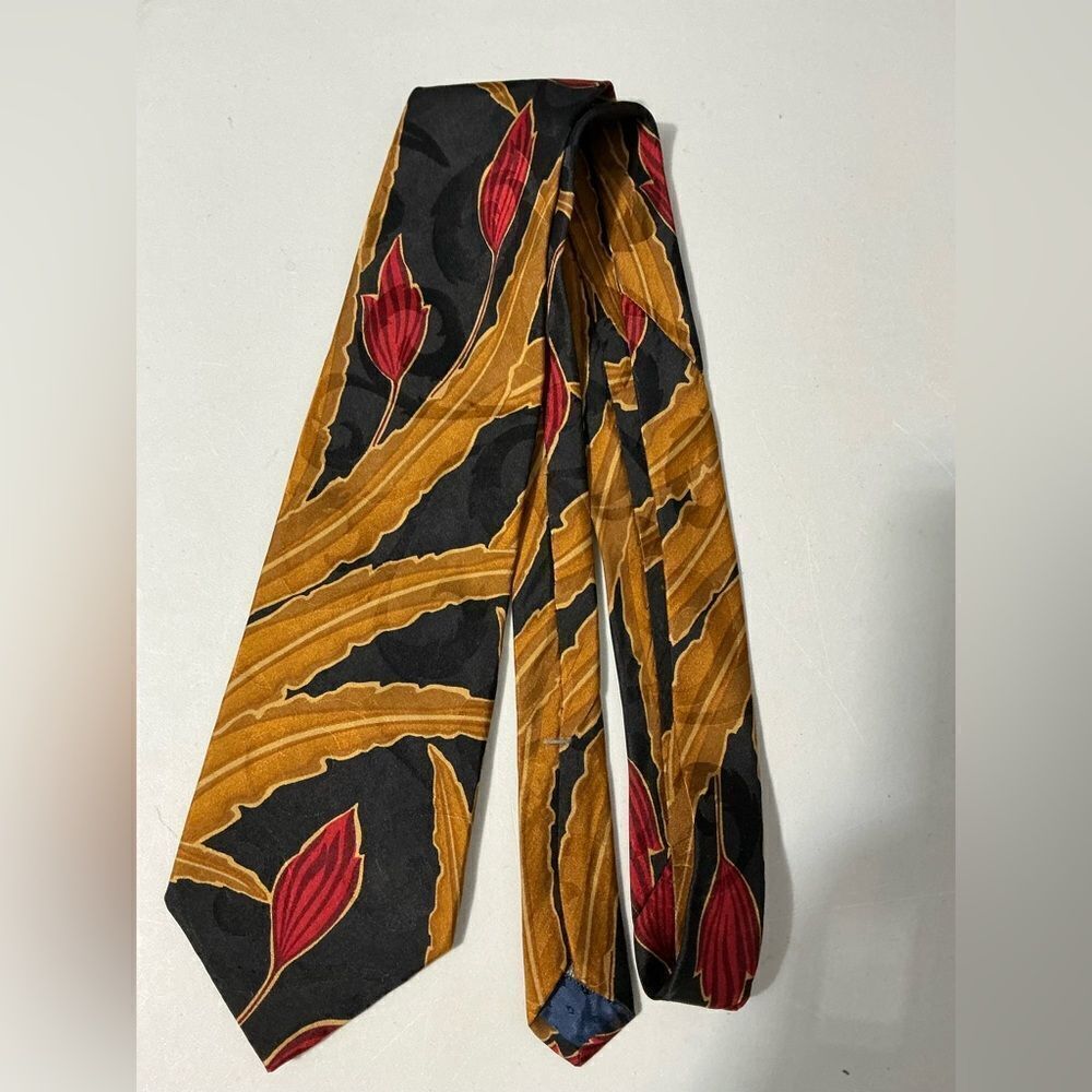 Erreuno Milano Italian Red Gold and Black  100% Italian Silk Neck Tie